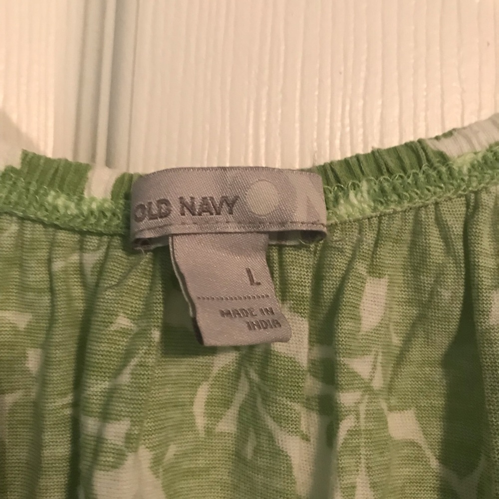 Green top - Picture 2 of 2